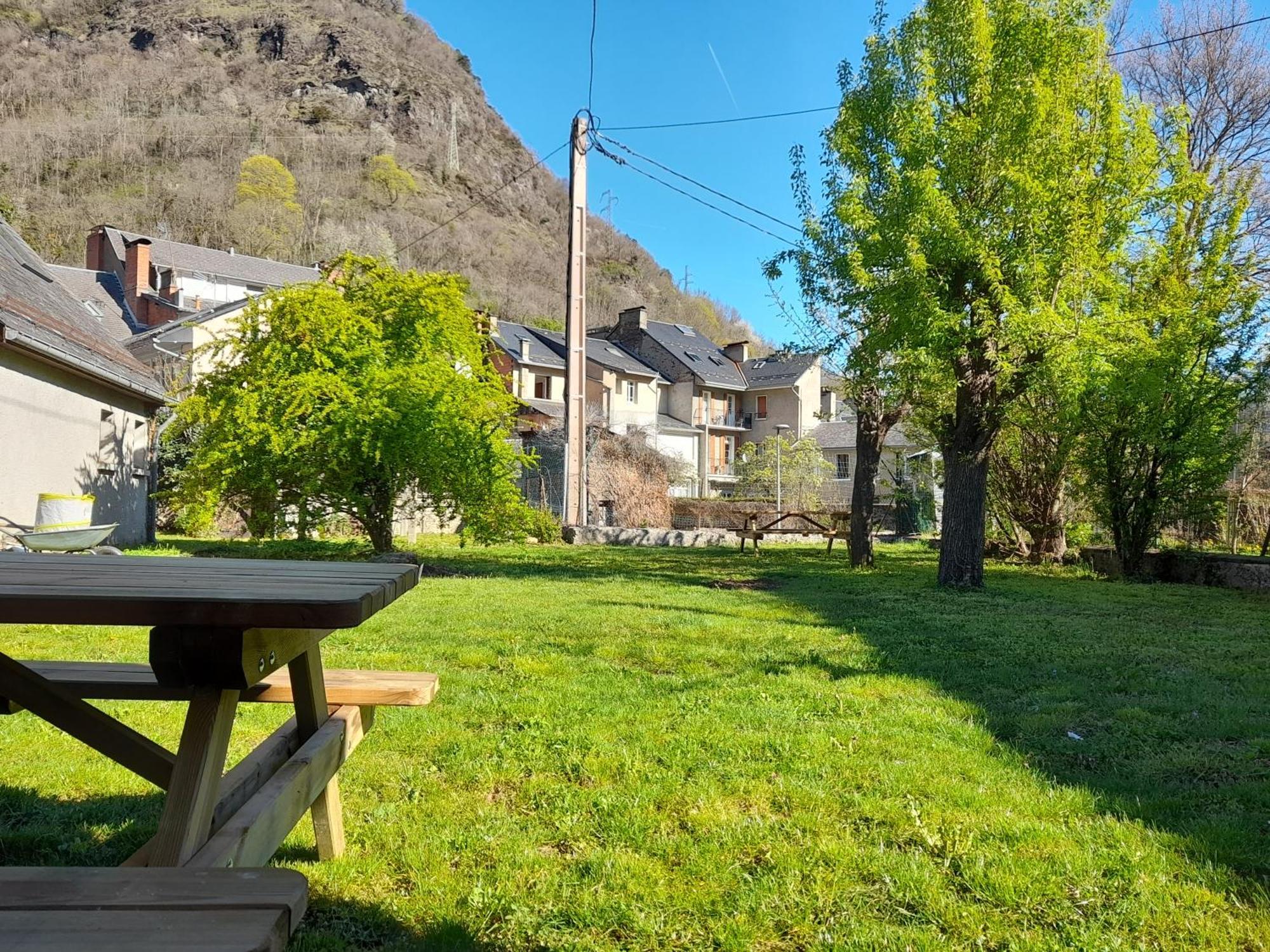 T3 Neuf 65M2 5 Personnes Avec Jardin Au Calme, Menage Inclus, Local Velo Apartment Bagneres-de-Luchon Luaran gambar
